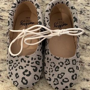 New without bag monkey feet